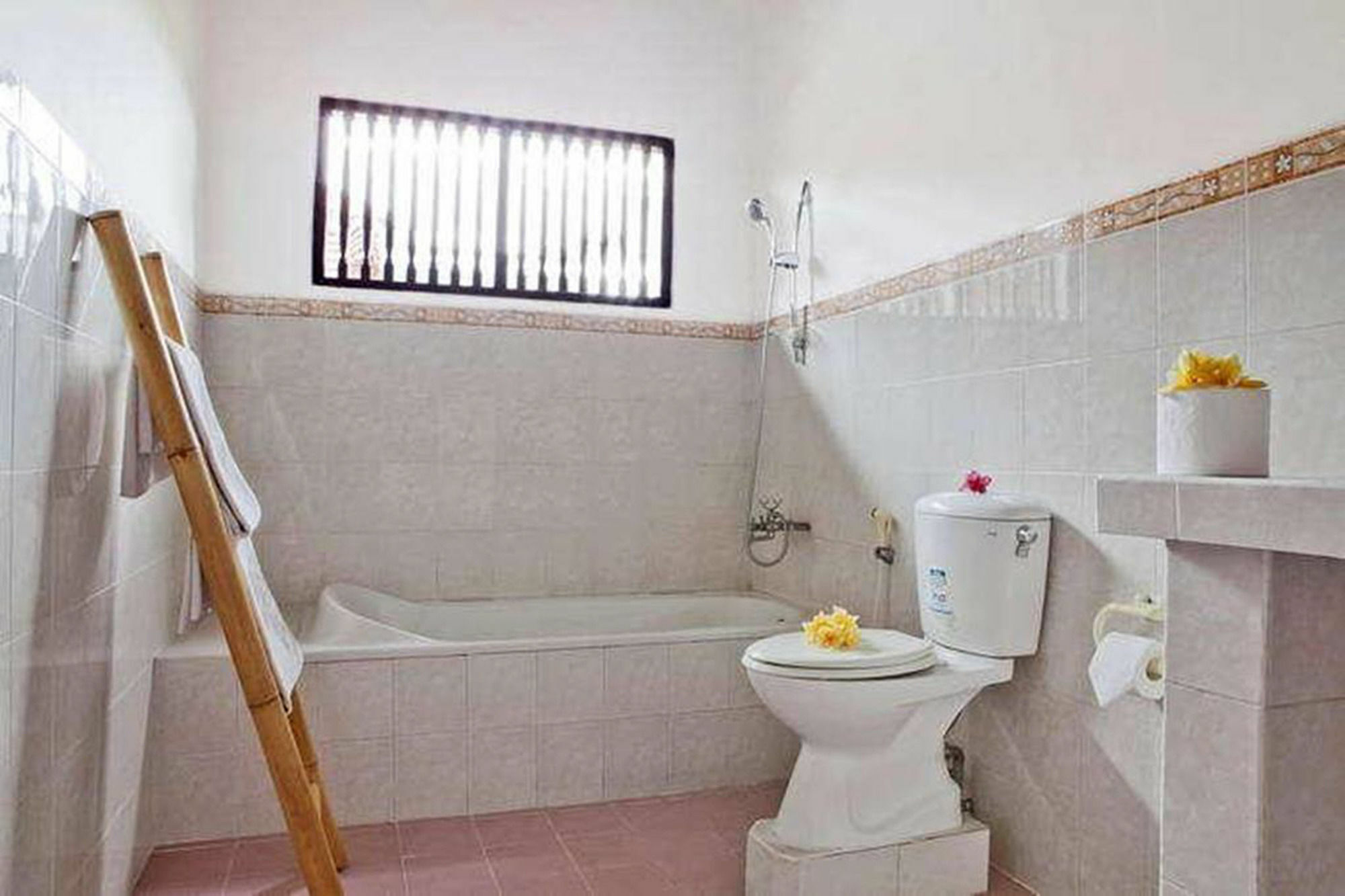 Yuli Bungalows Kuta Lombok Exteriér fotografie